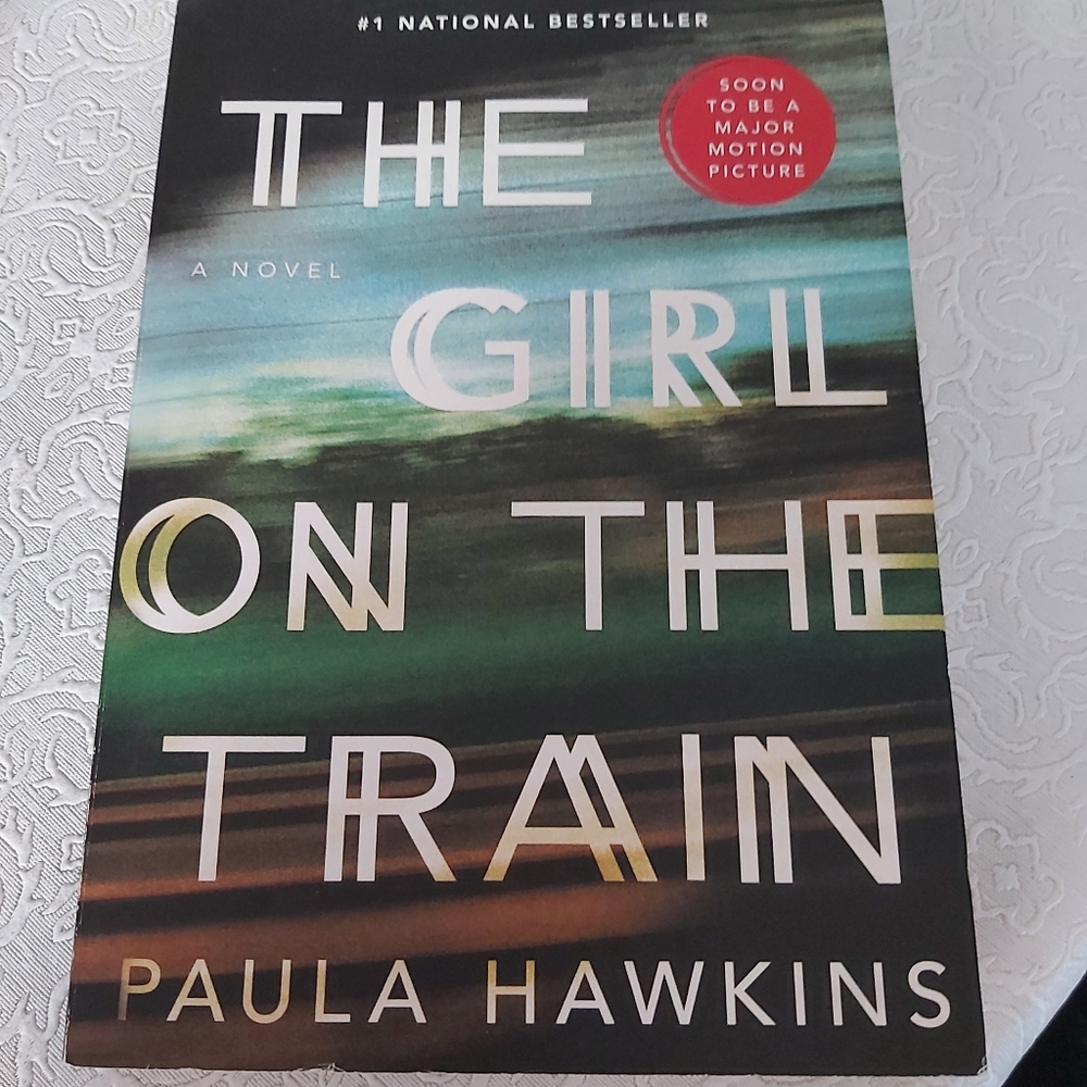 🤯 2/$15 The Girl on the Train Paperback Book